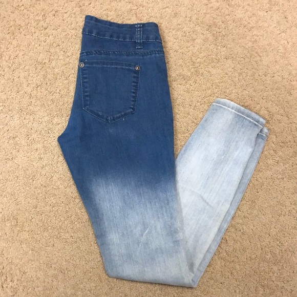 2 toned denim 2B Bebe jeans 💙 - Picture 1 of 5